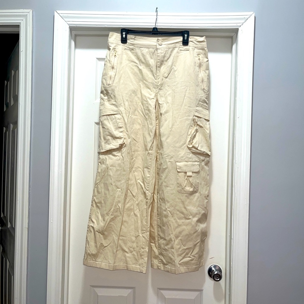 Wide leg cargo pants